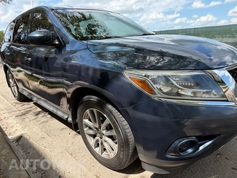 2014 Nissan Pathfinder S - miniatura 7