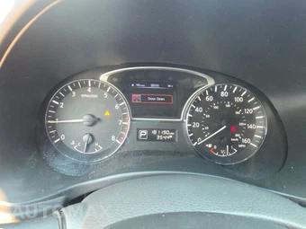 2014 Nissan Pathfinder SV - miniatura 12