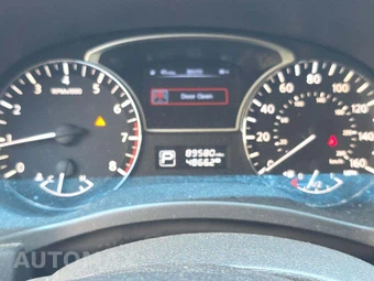 2014 Nissan Pathfinder SV – miniatura 9
