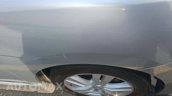 2014 Nissan Quest SL 118.1" WB - miniatura 27