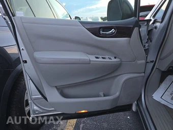 2014 Nissan Quest SL 118.1" WB - miniatura 9