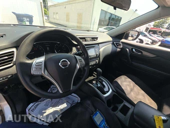 2014 Nissan Rogue SV - miniatura 10