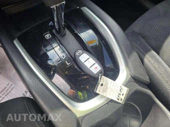 2014 Nissan Rogue SV – miniatura 8