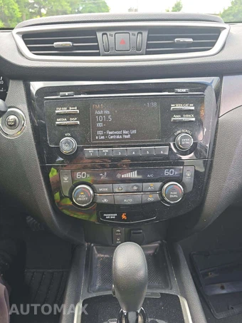 2014 Nissan Rogue SV – miniatura 10