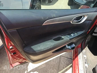 2014 Nissan Sentra S – miniatura 9