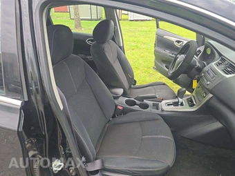 2014 Nissan Sentra S – miniatura 15