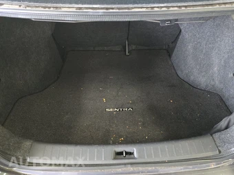 2014 Nissan Sentra SR – miniatura 16
