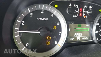 2014 Nissan Sentra SR – miniatura 25