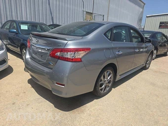 2014 Nissan Sentra SR – miniatura 3