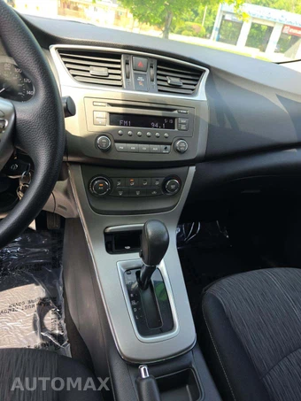 2014 Nissan Sentra SV – miniatura 7