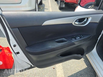 2014 Nissan Sentra SV – miniatura 9