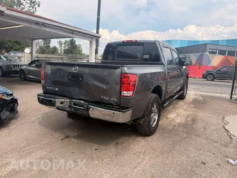 2014 Nissan TITAN PRO-4X Crew Cab Short Bed - miniatura 5