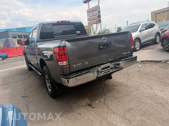2014 Nissan TITAN PRO-4X Crew Cab Short Bed - miniatura 7