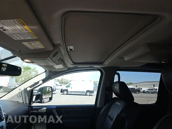 2014 Nissan TITAN PRO-4X Crew Cab Short Bed - miniatura 17