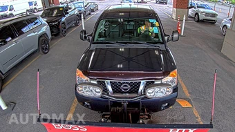 2014 Nissan TITAN PRO-4X Crew Cab Short Bed - miniatura 2