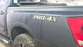 2014 Nissan TITAN PRO-4X Crew Cab Short Bed - miniatura 20