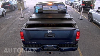 2014 Nissan TITAN PRO-4X Crew Cab Short Bed - miniatura 5