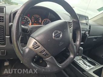 2014 Nissan TITAN SV Crew Cab Short Bed - miniatura 15
