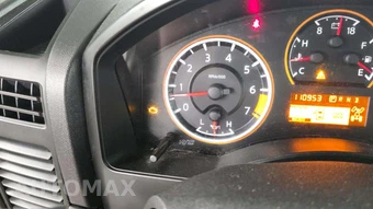 2014 Nissan TITAN SV Crew Cab Short Bed - miniatura 29