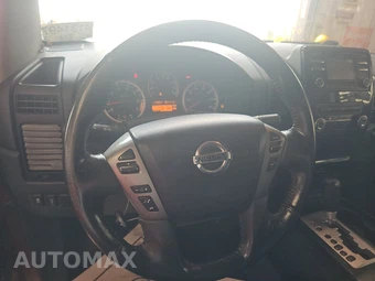 2014 Nissan TITAN SV Crew Cab Short Bed - miniatura 10
