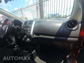 2014 Nissan Versa Note S - miniatura 19
