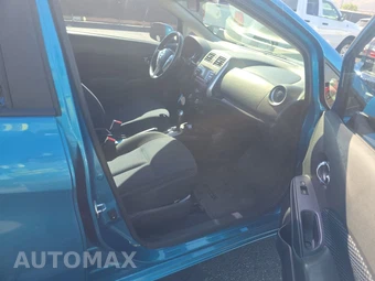 2014 Nissan Versa Note SV – miniatura 8