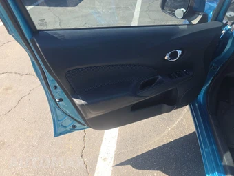 2014 Nissan Versa Note SV – miniatura 9