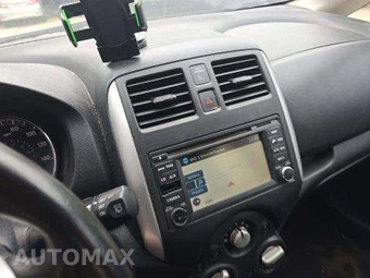 2014 Nissan Versa Note SV - miniatura 10