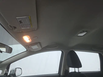 2014 Nissan Versa Note SV - miniatura 18