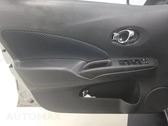 2014 Nissan Versa Note SV - miniatura 9