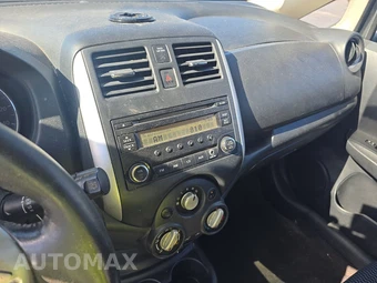 2014 Nissan Versa Note SV - miniatura 11