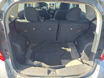 2014 Nissan Versa Note SV - miniatura 16