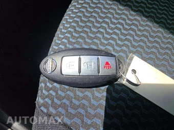 2014 Nissan Versa Note SV – miniatura 5