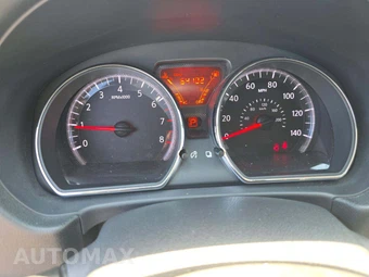 2014 Nissan Versa Note SV – miniatura 6