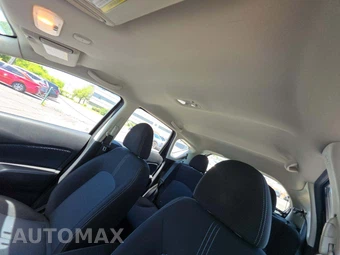 2014 Nissan Versa Note SV – miniatura 8