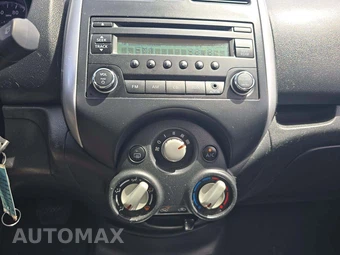2014 Nissan Versa Note SV – miniatura 25
