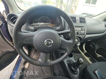 2014 Nissan Versa S – miniatura 10