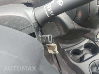 2014 Nissan Versa S – miniatura 8
