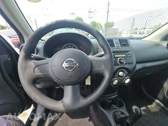 2014 Nissan Versa S – miniatura 10