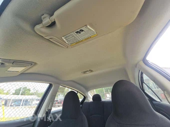 2014 Nissan Versa S – miniatura 11