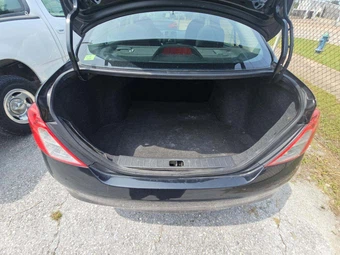 2014 Nissan Versa S – miniatura 14