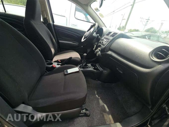 2014 Nissan Versa S – miniatura 18