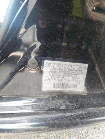 2014 Nissan Versa S – miniatura 5