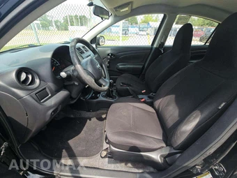 2014 Nissan Versa S – miniatura 6