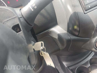 2014 Nissan Versa S – miniatura 8