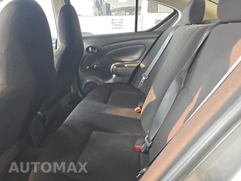 2014 Nissan Versa S Plus - miniatura 13