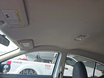 2014 Nissan Versa S Plus - miniatura 18