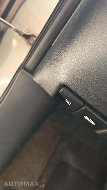2014 Nissan Versa S Plus - miniatura 21