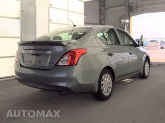 2014 Nissan Versa S Plus - miniatura 4