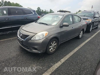 2014 Nissan Versa SV